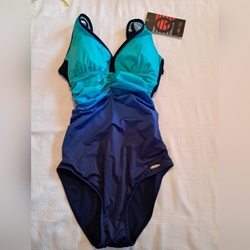 aQuarilla women's size US 6 Style Belize 1 Ombre ruched 1 piece swimsuit NEW